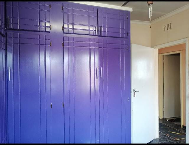 2 bed property to rent in CROWN GARDENS